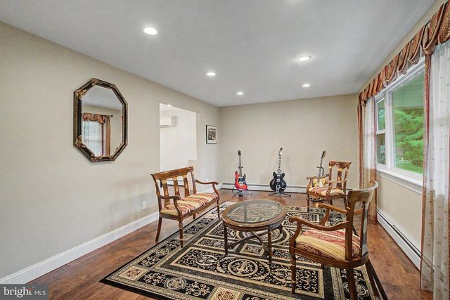61 EAGLE RD, Chalfont, PA 18914