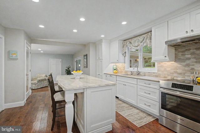 61 EAGLE RD, Chalfont, PA 18914