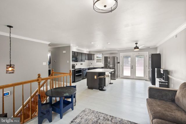 5837 RIVERSIDE DR, Woodbridge, VA 22193