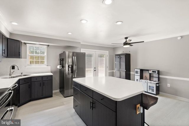 5837 RIVERSIDE DR, Woodbridge, VA 22193