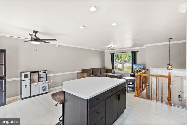 5837 RIVERSIDE DR, Woodbridge, VA 22193
