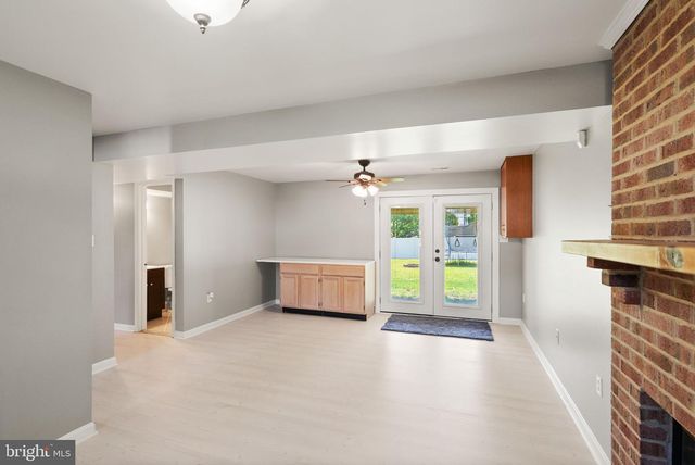 5837 RIVERSIDE DR, Woodbridge, VA 22193