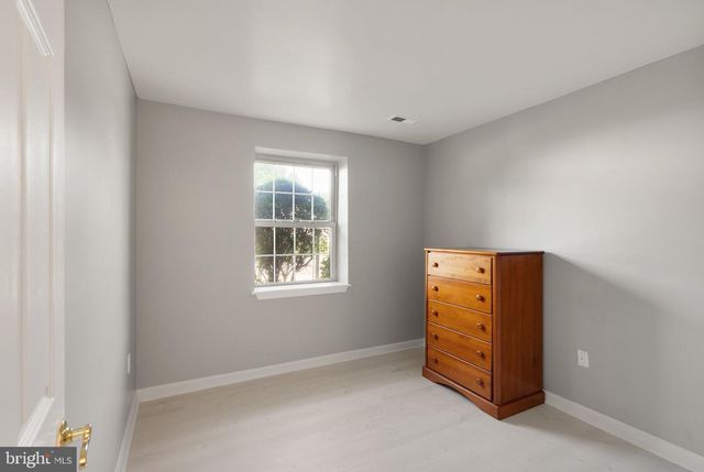 5837 RIVERSIDE DR, Woodbridge, VA 22193