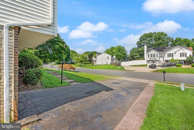 5837 RIVERSIDE DR, Woodbridge, VA 22193