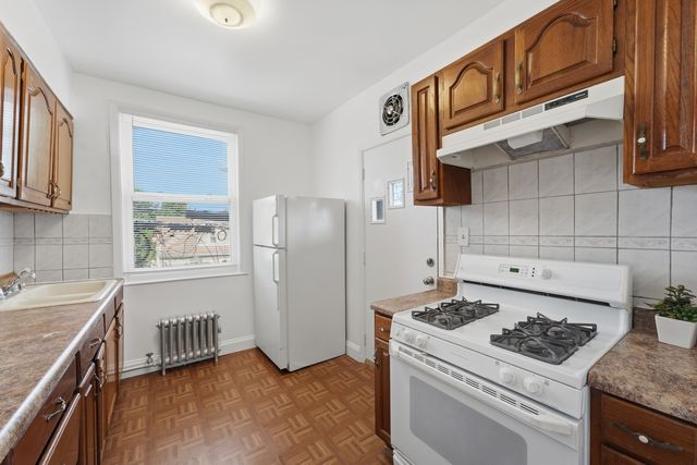 5708 W George Street 2, Chicago, IL 60634