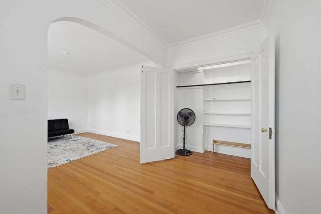 5708 W George Street 2, Chicago, IL 60634