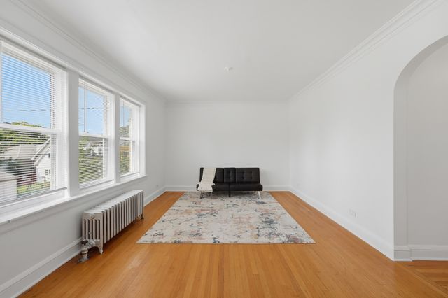 5708 W George Street 2, Chicago, IL 60634