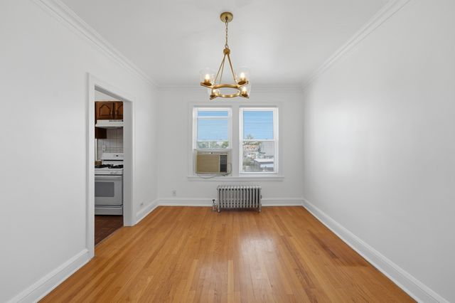 5708 W George Street 2, Chicago, IL 60634