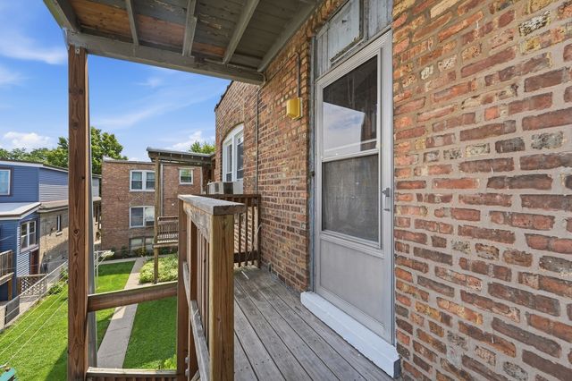 5708 W George Street 2, Chicago, IL 60634