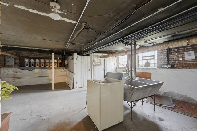5708 W George Street 2, Chicago, IL 60634