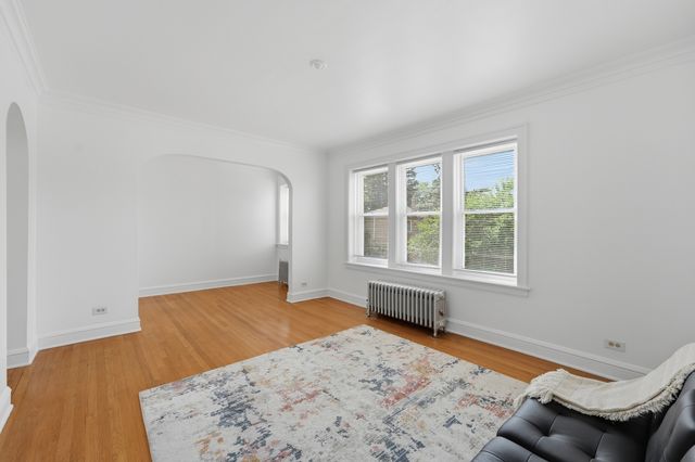 5708 W George Street 2, Chicago, IL 60634