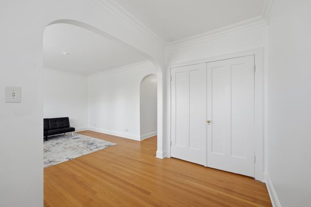 5708 W George Street 2, Chicago, IL 60634