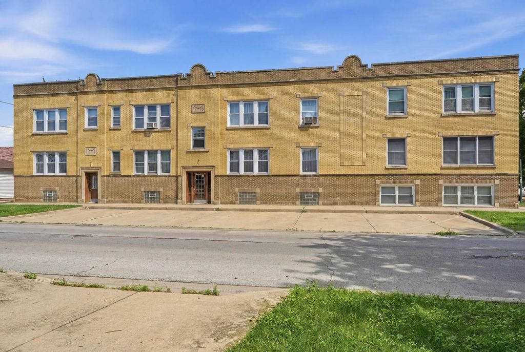 5708 W George Street 2, Chicago, IL 60634