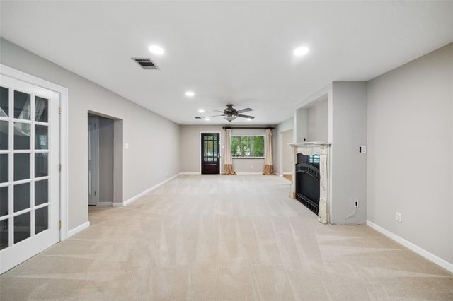 13373 Southshore Drive, Conroe, TX 77304