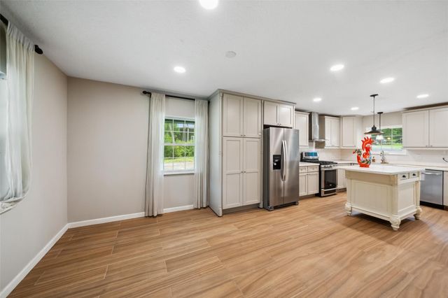 13373 Southshore Drive, Conroe, TX 77304