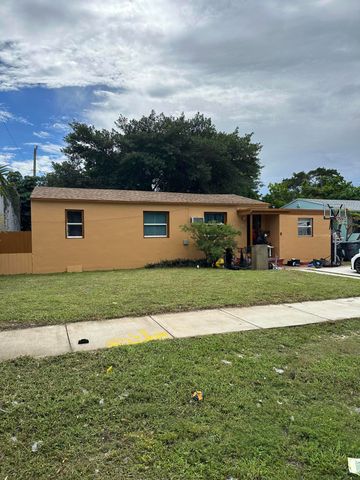 2114 Dewey Street, Hollywood, FL 33020