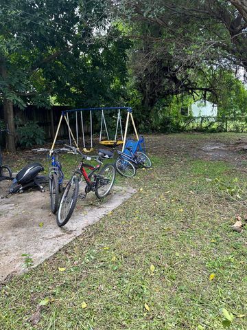 2114 Dewey Street, Hollywood, FL 33020