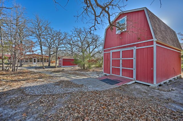 100 Choctaw Crest, Somerville, TX 77879