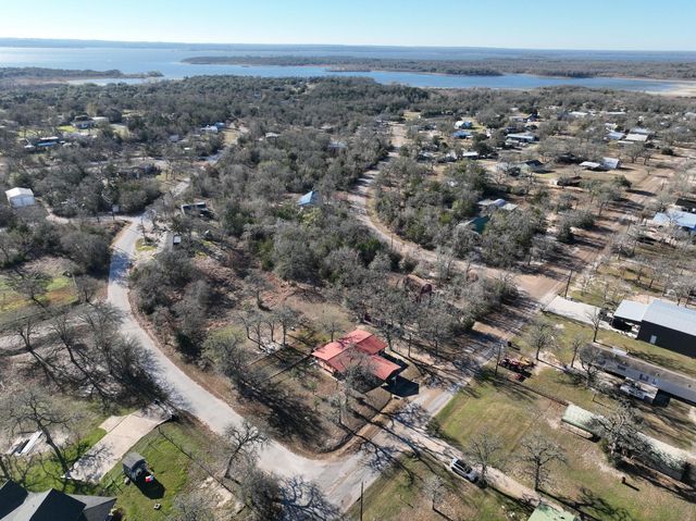 100 Choctaw Crest, Somerville, TX 77879