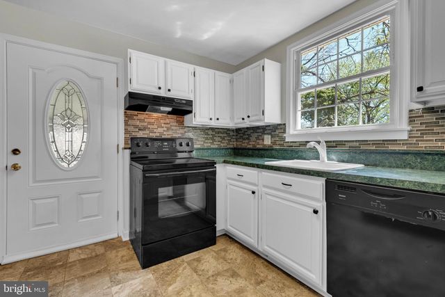 7802 ELROY PL, Oxon Hill, MD 20745