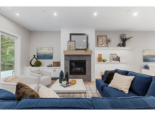 750 MONICA Ct, Cannon Beach, OR 97110