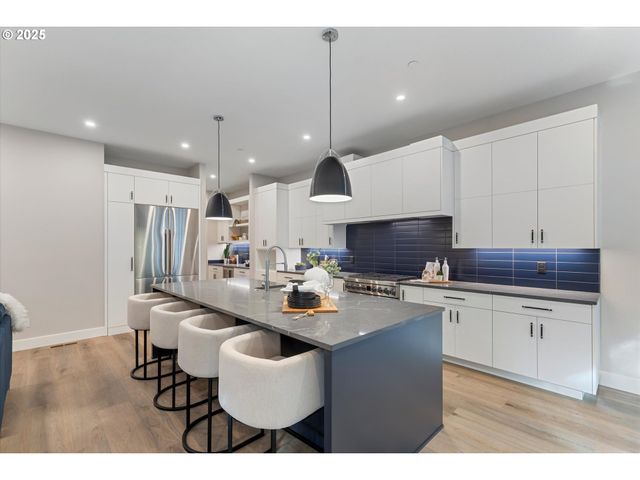 750 MONICA Ct, Cannon Beach, OR 97110