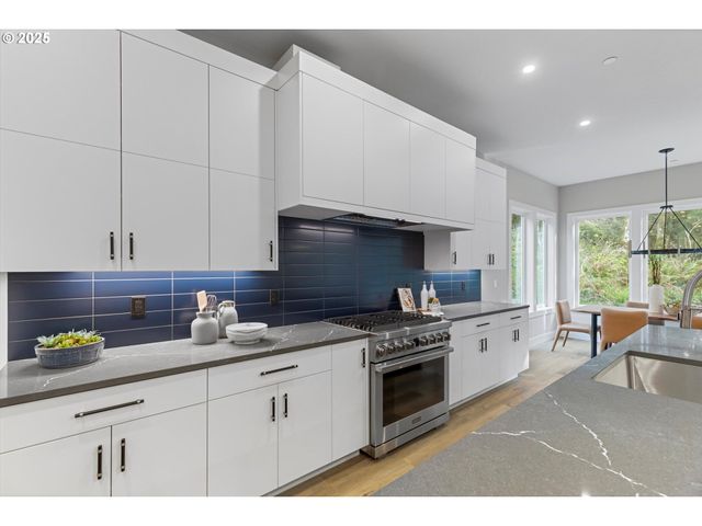 750 MONICA Ct, Cannon Beach, OR 97110