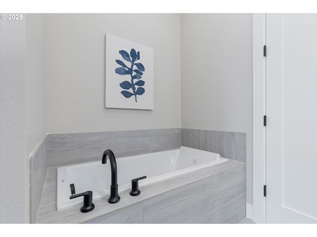 750 MONICA Ct, Cannon Beach, OR 97110