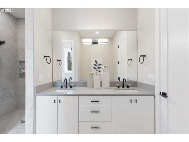 750 MONICA Ct, Cannon Beach, OR 97110