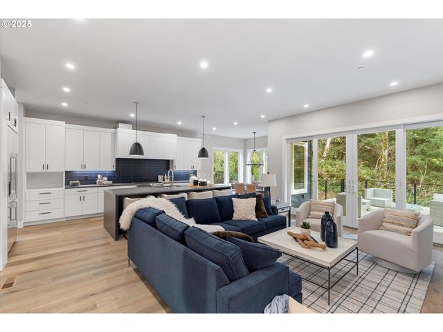 750 MONICA Ct, Cannon Beach, OR 97110