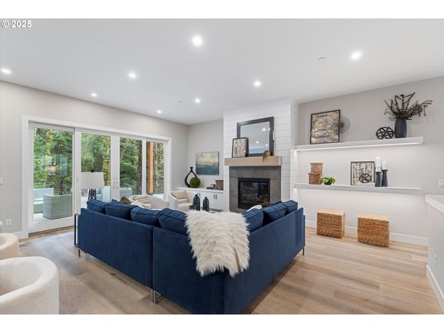 750 MONICA Ct, Cannon Beach, OR 97110