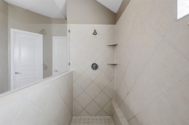 24511 Emerald Pool Falls Drive, Tomball, TX 77375