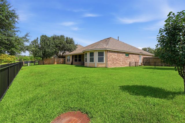 24511 Emerald Pool Falls Drive, Tomball, TX 77375