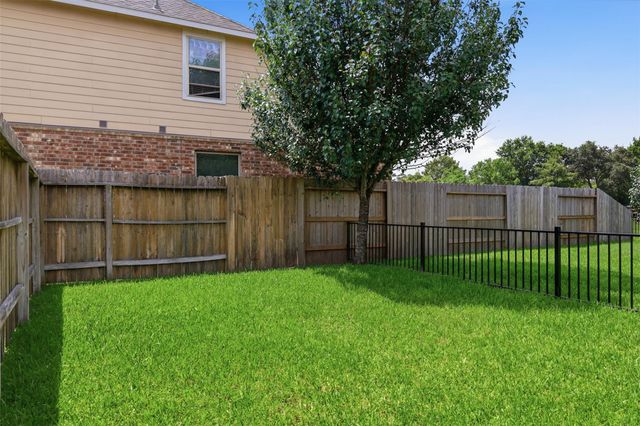 24511 Emerald Pool Falls Drive, Tomball, TX 77375