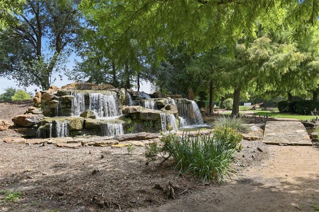 24511 Emerald Pool Falls Drive, Tomball, TX 77375