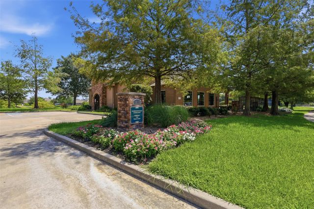 24511 Emerald Pool Falls Drive, Tomball, TX 77375