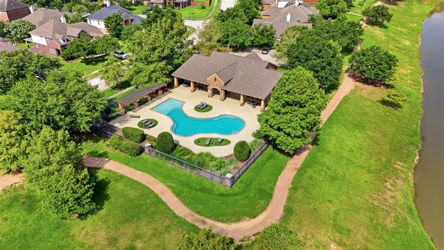 24511 Emerald Pool Falls Drive, Tomball, TX 77375