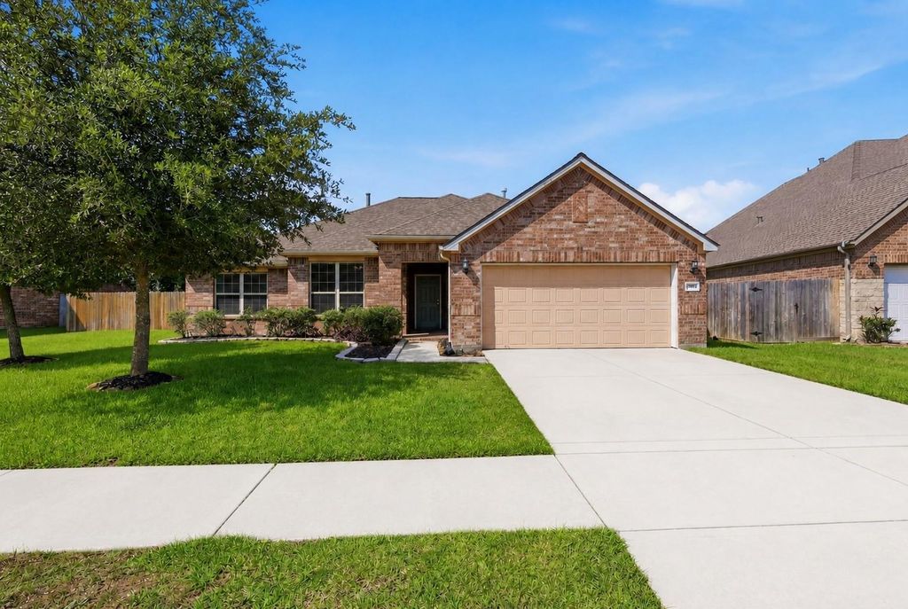 24511 Emerald Pool Falls Drive, Tomball, TX 77375