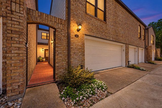 2555 Bering Drive 11, Houston, TX 77057