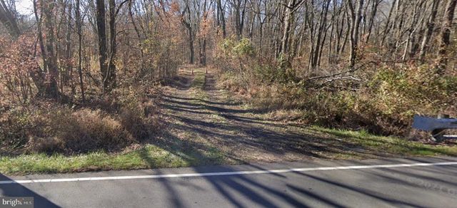 321 ARK RD, Mount Laurel, NJ 08054
