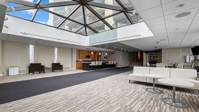 6007 N Sheridan Road 34G, Chicago, IL 60660