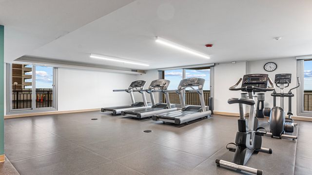 6007 N Sheridan Road 34G, Chicago, IL 60660