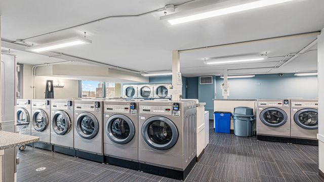 6007 N Sheridan Road 34G, Chicago, IL 60660