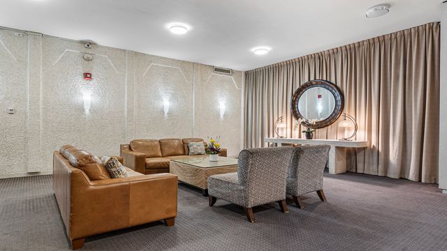 6007 N Sheridan Road 34G, Chicago, IL 60660