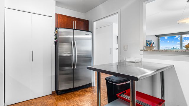 6007 N Sheridan Road 34G, Chicago, IL 60660