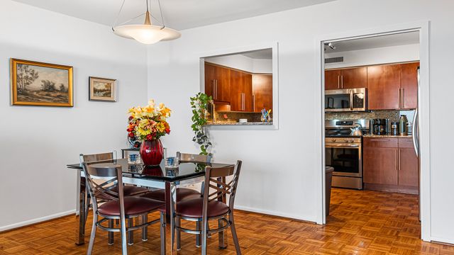 6007 N Sheridan Road 34G, Chicago, IL 60660