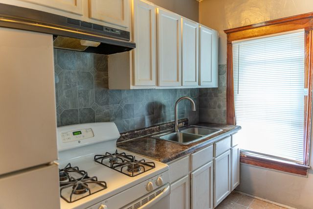 302 E Prospect Terrace, Freeport, IL 61032