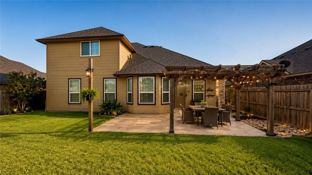 2221 Mendocino Dr, Portland, TX 78374 — photo 2