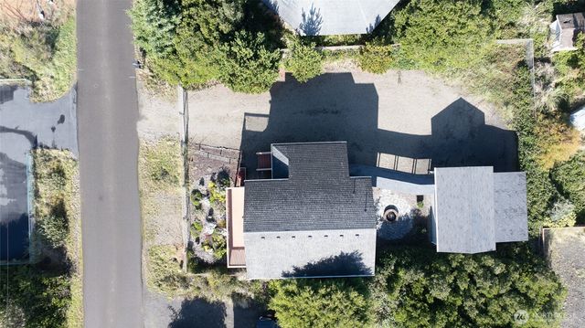 544 Sand Dune Avenue SW, Ocean Shores, WA 98569