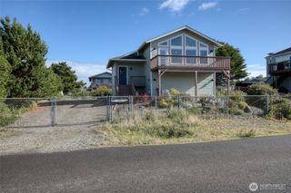 544 Sand Dune Avenue SW, Ocean Shores, WA 98569